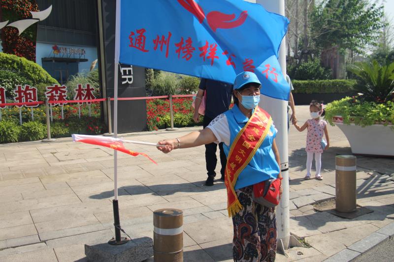 <strong>粉嫩操逼</strong>